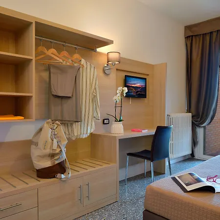 Piero Della Francesca Hotel