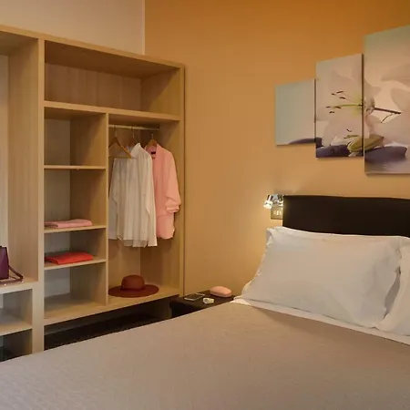 Piero Della Francesca Hotel